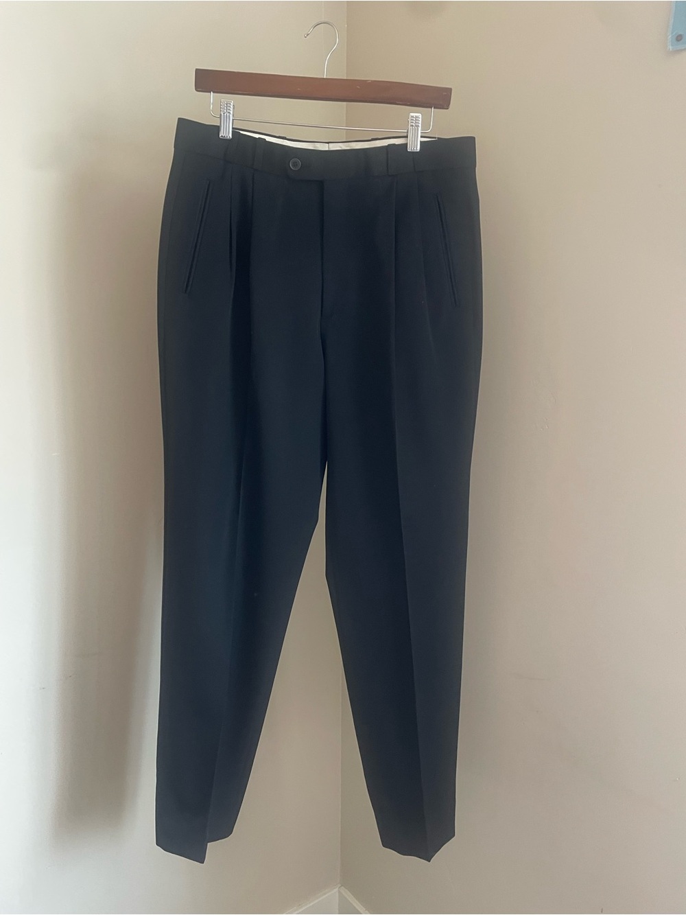 Men's Black Wool Pleated Dress Pants - Classic Tailored Fit 32x32